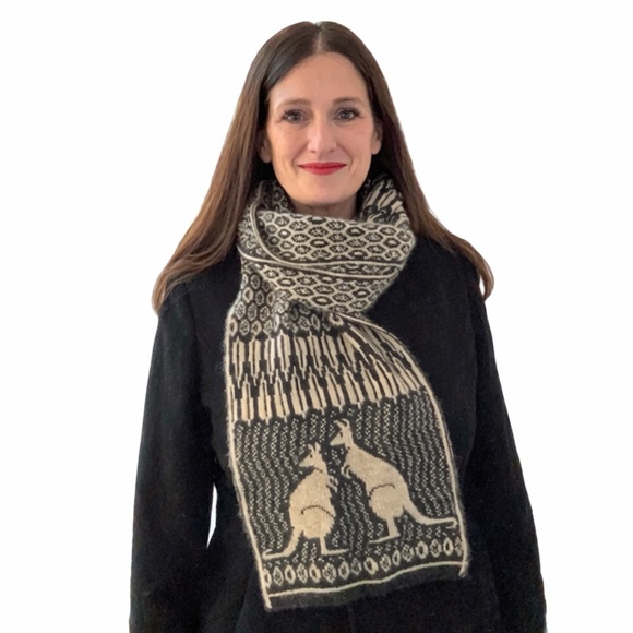 Merino Snug Australia Merino Wool Possum Scarf 🇦🇺 – Kangaroo Motif – Soft Knit - Picture 12 of 12